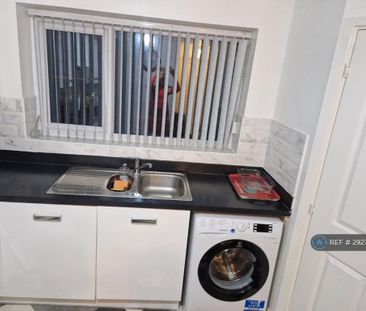 3 bedroom end of terrace house to rent - Photo 5