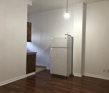 For Lease - 1272 Danforth Avenue Unit# Main, Toronto, Ontario - Photo 2