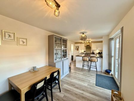 4 bedroom detached house to rent - Photo 5