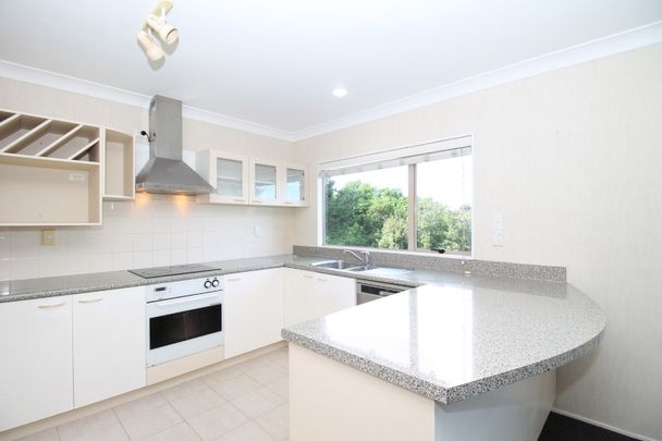 Unit 2, 49 Ribbonwood Crescent, Goodwood Heights, Auckland - Photo 1