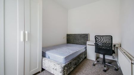 3 bedroom terraced house to rent - Photo 4