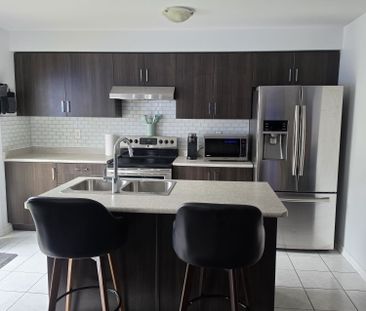 For Lease - 8250 Tulip Tree Drive, Niagara Falls, Ontario - Photo 2