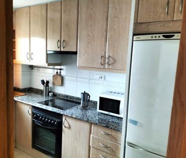 Piso de alquiler en Nou Moles - Photo 2