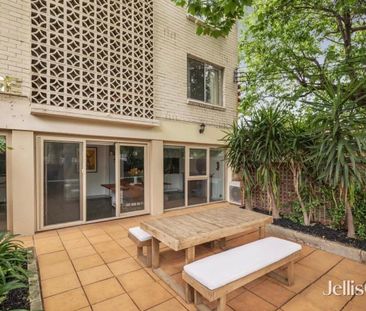 St Kilda East - Photo 5