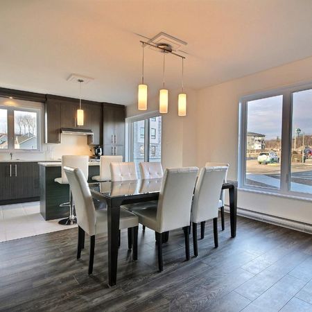 Appartement 4 1/2 + bureau - Lévis (St-David), 2ième étage, air clim, 2 stationnements, libre 1ier décembre 2025 - Photo 3