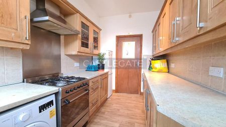 3 bedroom terraced house to rent - Photo 5