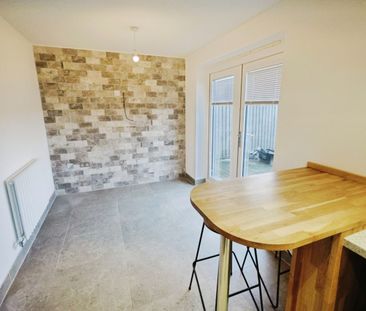 3 bedroom House To Let - Photo 2