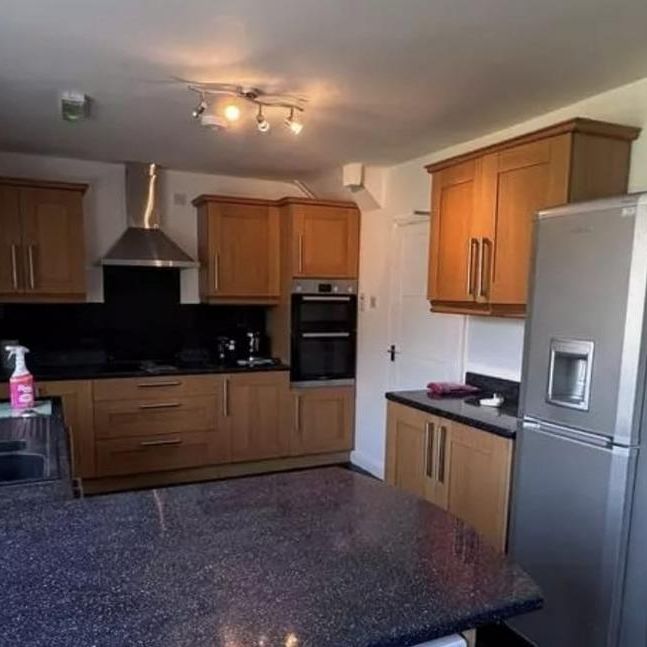 2 bedroom semi-detached house to rent - Photo 1