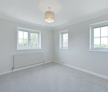 4 bedroom detached house to rent - Photo 6