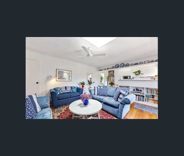 Charming Court Oasis - Photo 2