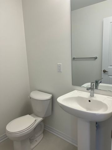 For Lease - 54 Pogie Drive, Welland, Ontario - Photo 2