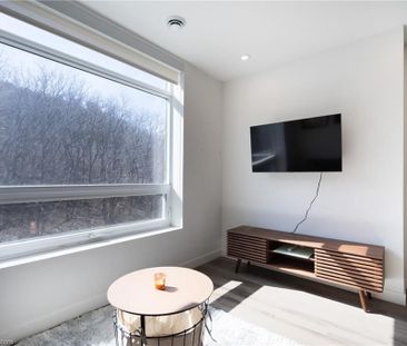 For Lease - 455 Charlton Avenue Unit# 402, Hamilton, Ontario - Photo 2