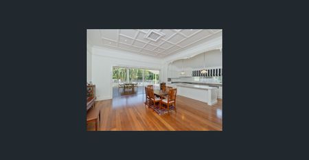 Beautiful Queenslander in the heart of Rosalie! - Photo 3