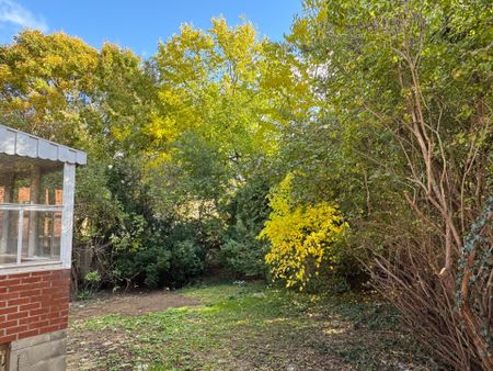 For Lease - 391 Glengarry Avenue, Toronto, Ontario - Photo 2