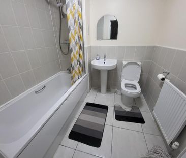 3 bedroom semi-detached house to rent - Photo 6