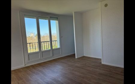 Location Appartement 5 pièces 75 m² La Châtre - Photo 2