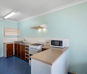 Furnished Unit in Prime Location - Water included ! - Photo 3