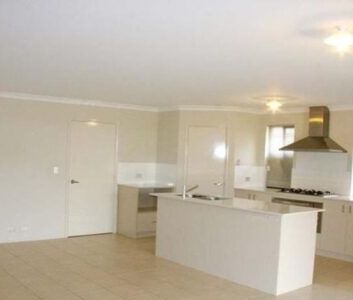 Low-Maintenance 2-Bedroom Dual Key Home - Photo 6