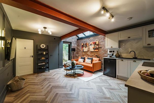 1 bedroom in a house share to rent - Photo 1