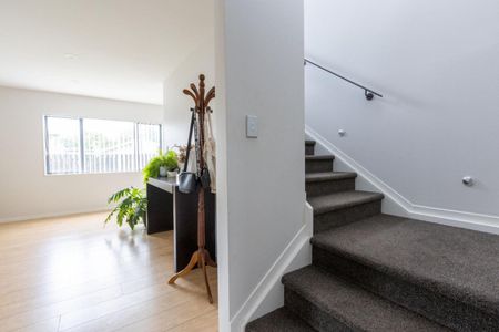 Exceptional 4-Bedroom Family Home in Mt Wellington - Photo 5