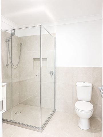 ***BRAND NEW*** 2 WEEKS FREE RENT*-3 BEDROOM TOWNHOUSE AVAILABLE NOW - Photo 5