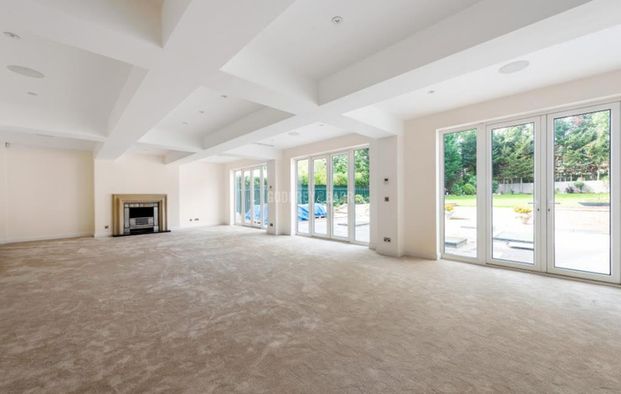 8 bedroom detached house to rent - Photo 1