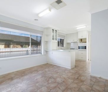 529 Douglas Road, Lavington - Photo 5