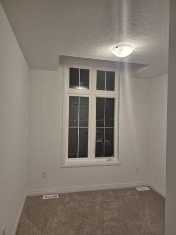 For Lease - 929 Douro Street, Stratford, Ontario - Photo 4