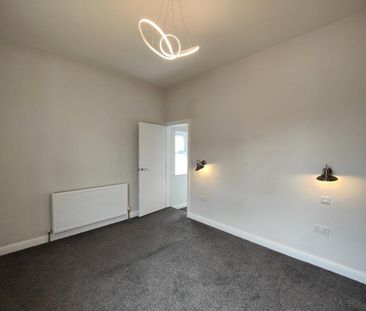 4 bedroom end of terrace house to rent - Photo 5