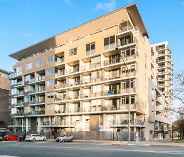 Stunning City Living with Breathtaking Views - Photo 3