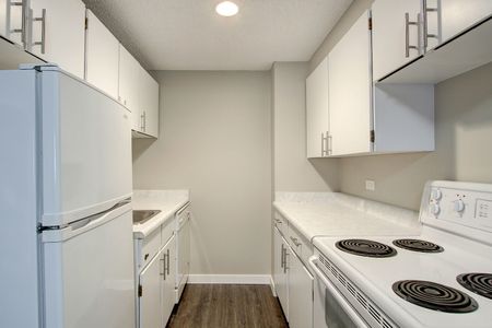 330 25 Ave SW, Calgary - Photo 4