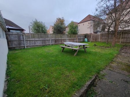 3 Bed Semi-Detached House, Maryatt Avenue, HA2 - Photo 3