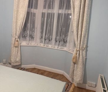 Room in a Shared House, Preston Gardens, LU2 - Photo 1