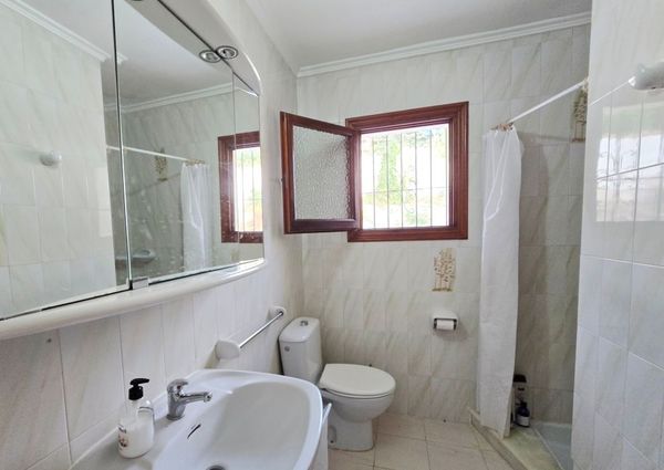 SPACIOUS VILLA FOR RENT FOR LONG TERM INCLUDING SUMMER