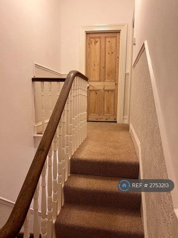 3 bedroom terraced house to rent - Photo 5