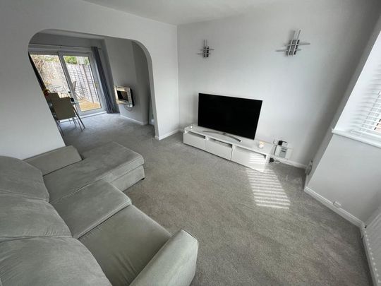 3 bedroom semi-detached house to rent - Photo 1