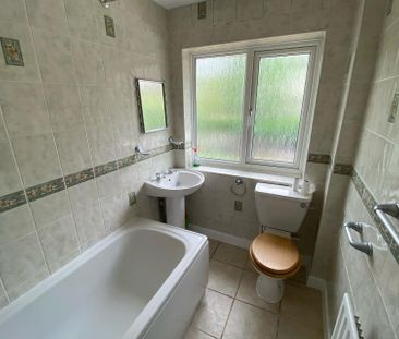 17 Lismore Road, S8 - Photo 5