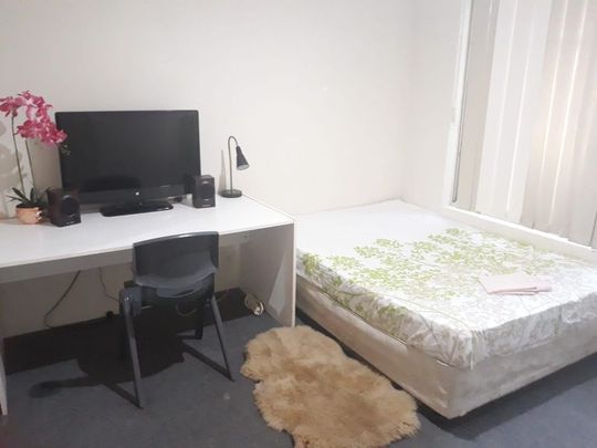 RM In Nice House. FREE WIFI. Opposite Curtin Uni. Pls Apply ONLINE - Photo 1