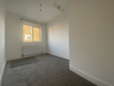 2 Bed Flat, Ealing, W5 - Photo 4