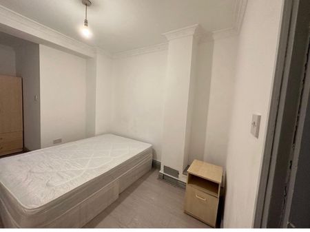 3 Bed Flat, Alkham Road, N16 - Photo 3
