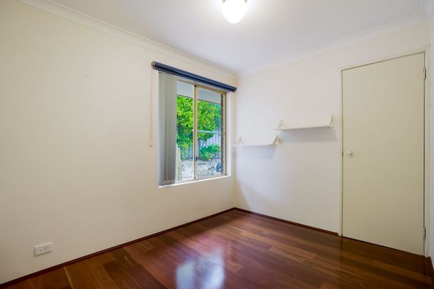 LARGE FAMILY HOME IN LEEMING HIGH SCHOOL ZONE! - Photo 1