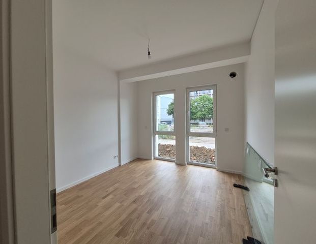 Erstbezug nach Sanierung - Schicke 2-Zimmer mit Parkett, Balkon, Einbauküche und Fußbodenheizung - Photo 1