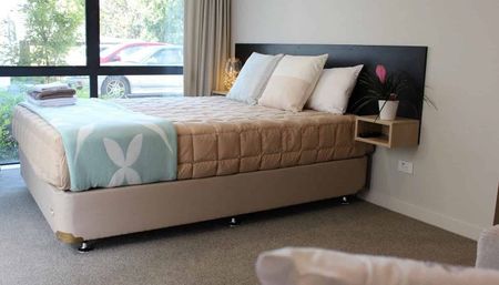 Studio apartment with Utilities Included - Photo 4