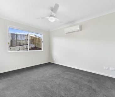 Modern Family Home with Double Garage - Photo 5