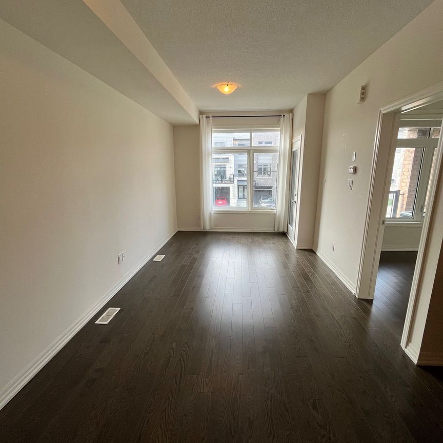 For Lease - 53 Vantage Loop, Newmarket, Ontario - Photo 1