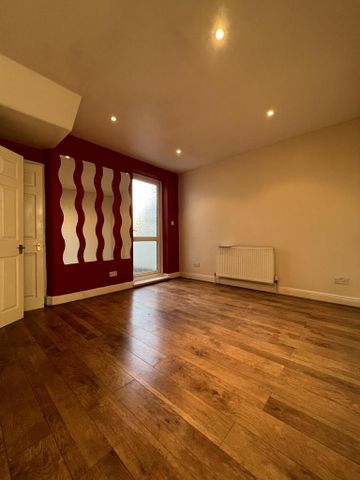 3 bedroom terraced house to rent - Photo 2