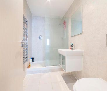 3 bedroom apartment to rent - Photo 2