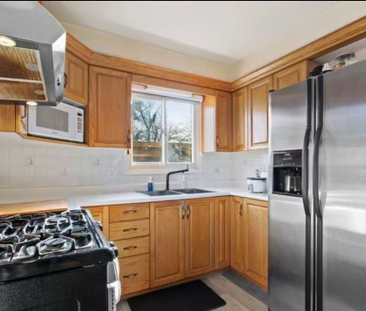 For Lease - 1200 Kingsholm Drive Unit# Upper Unit, Mississauga, Ont... - Photo 5