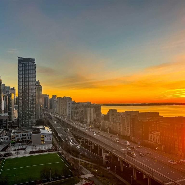 For Lease - 75 Queens Wharf Road Unit# 2502, Toronto, Ontario - Photo 1