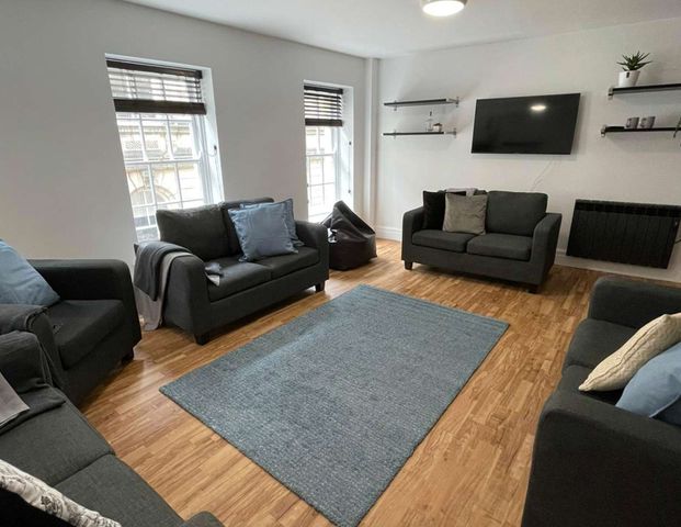 Lovely 9 Bedroom apartment located in heart of Lancaster city centre Room 8 - Photo 1